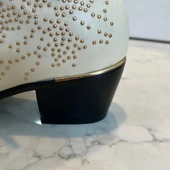 Embellished cream off white leather booties with gold/rose gold details. Size 10 - Picture 9 of 10